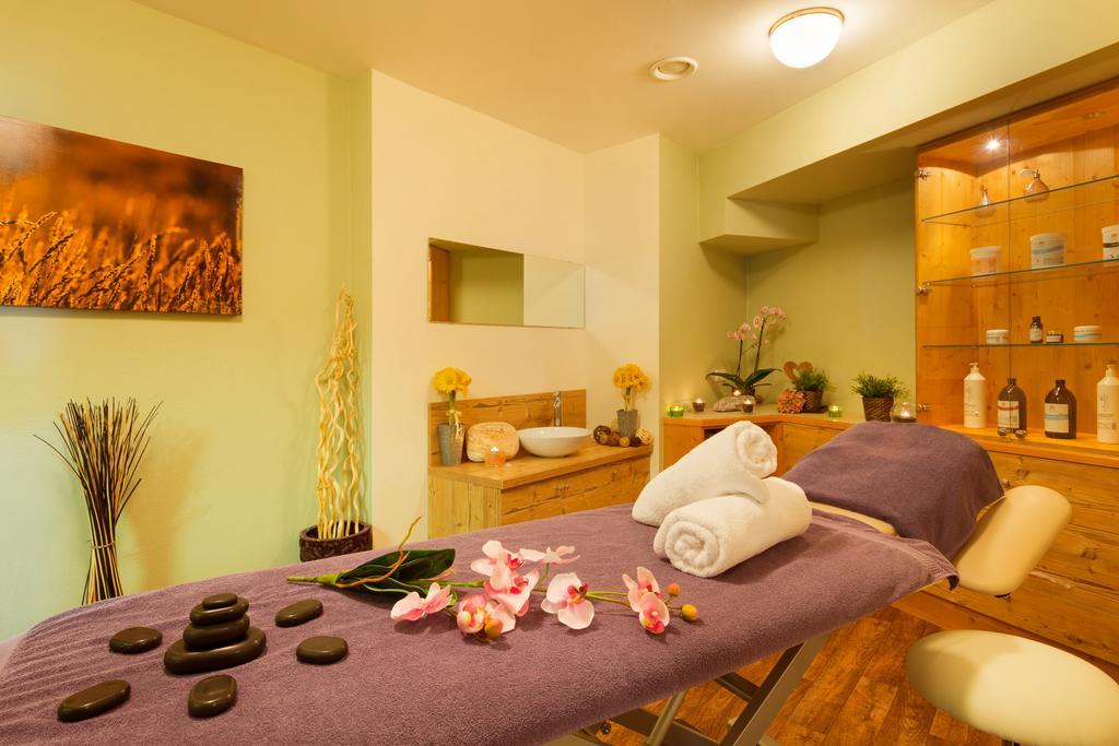 Sporthotel Cristall Fulpmes Ngoại thất bức ảnh